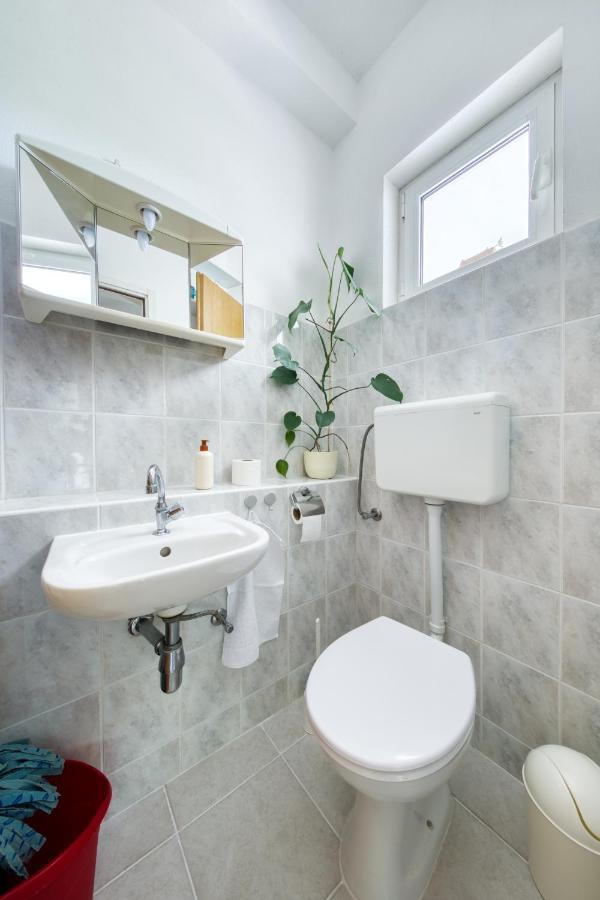 Apartment Justina Murter Exterior photo